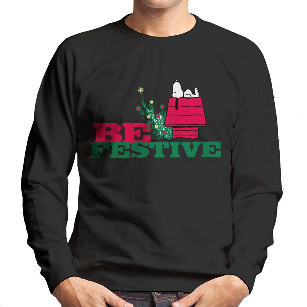 Peanuts Christmas Snoopy Kennel Be Festive Men's Sweatshirt product image 1
