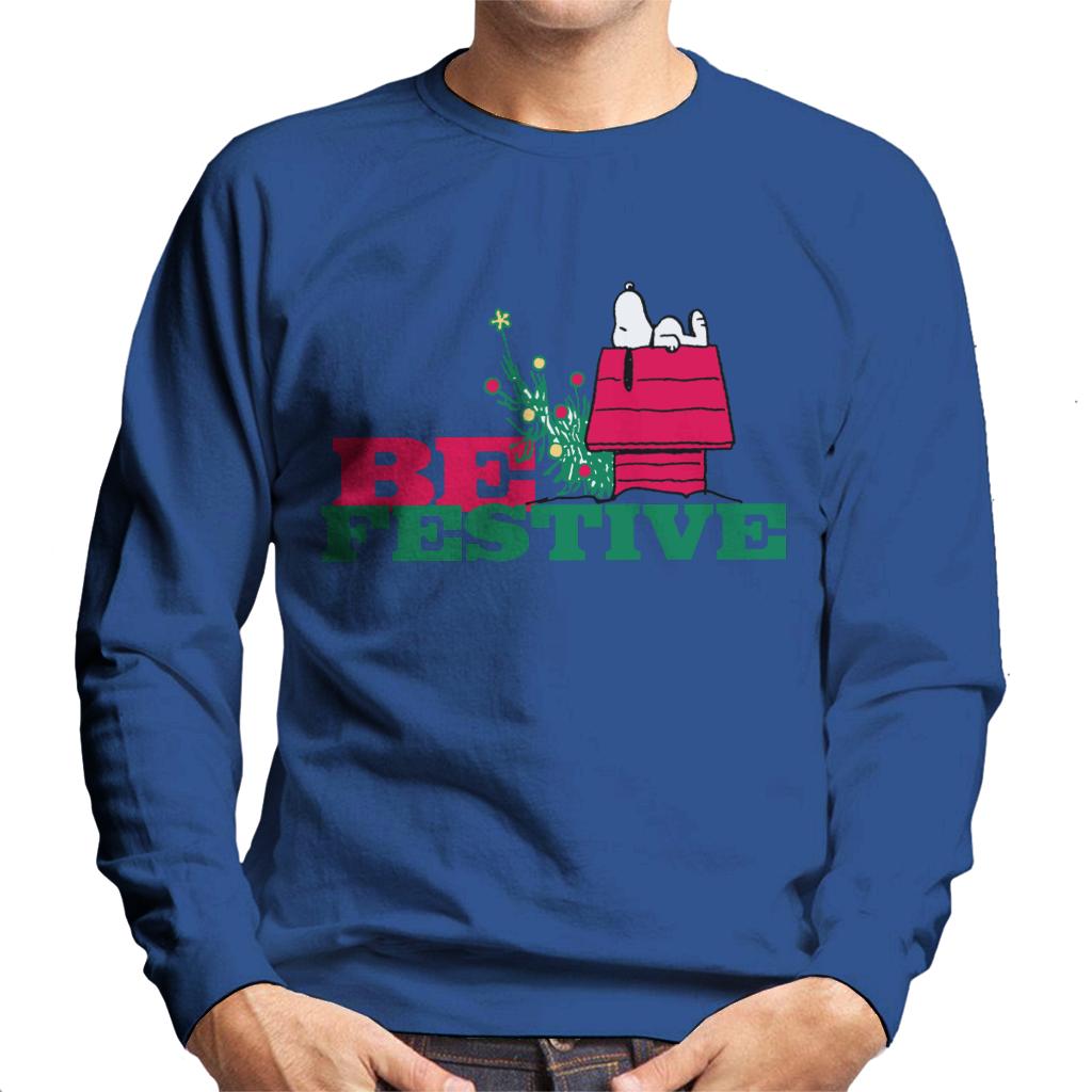 Peanuts Christmas Snoopy Kennel Be Festive Men's Sweatshirt product image 4