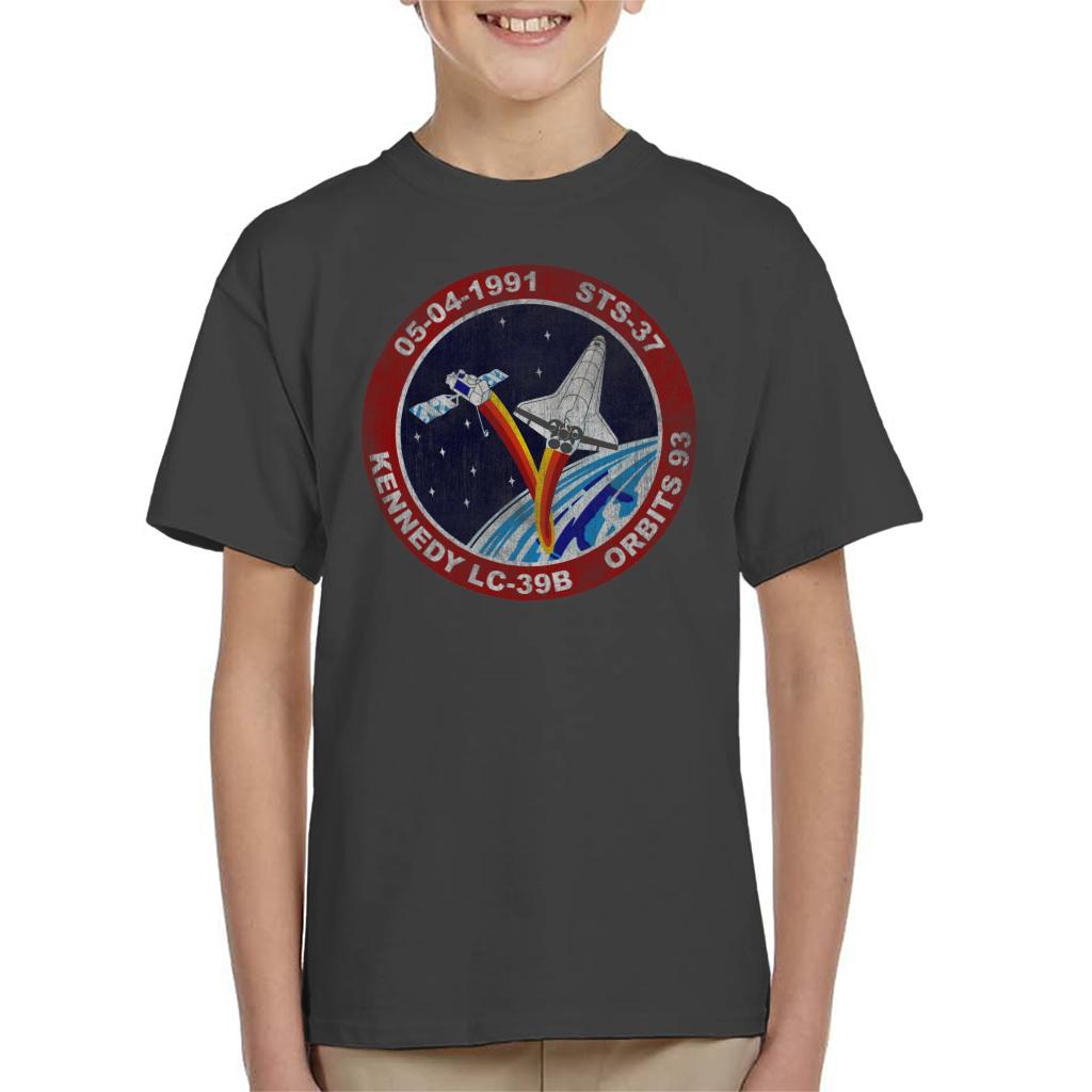 NASA STS 37 Atlantis Mission Badge Distressed Kids T-Shirt product image 4