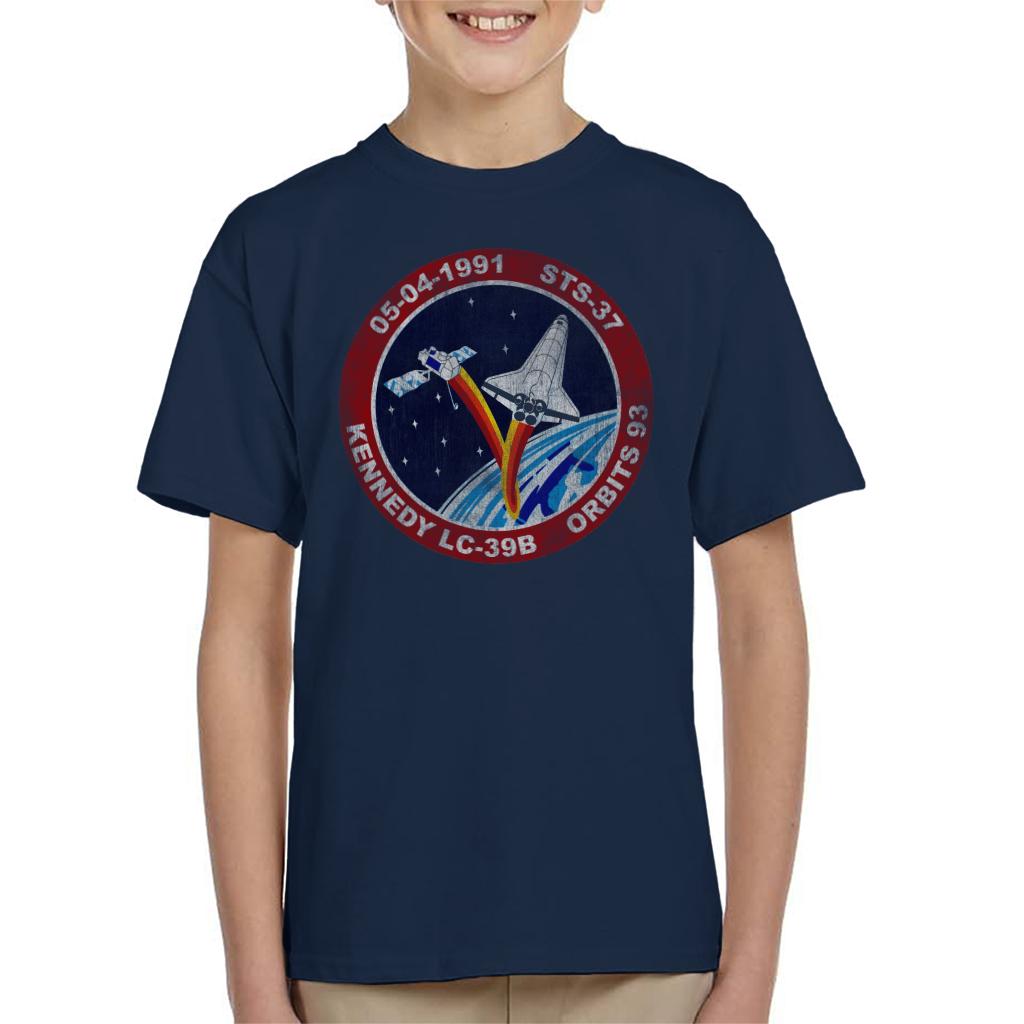 NASA STS 37 Atlantis Mission Badge Distressed Kids T-Shirt product image 6