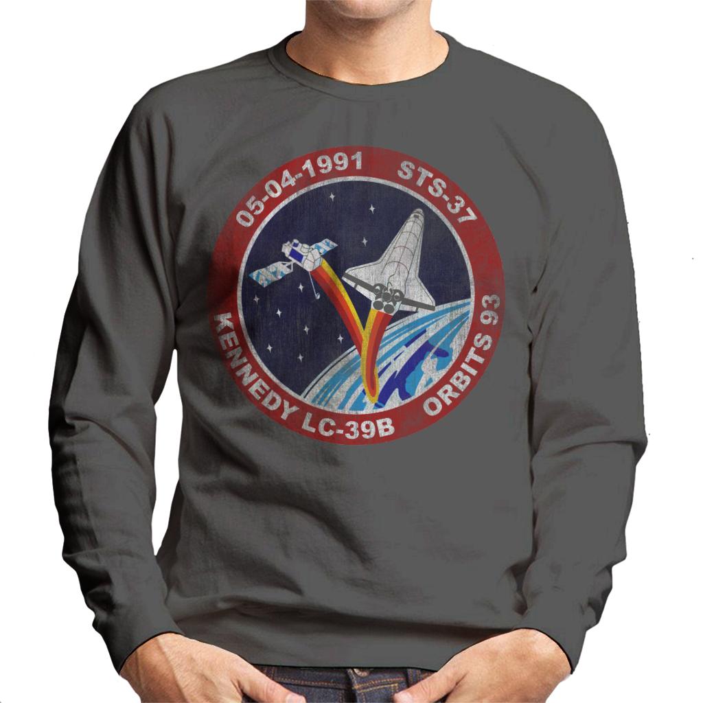 NASA STS 37 Atlantis Mission Badge Distressed Men's product image 4