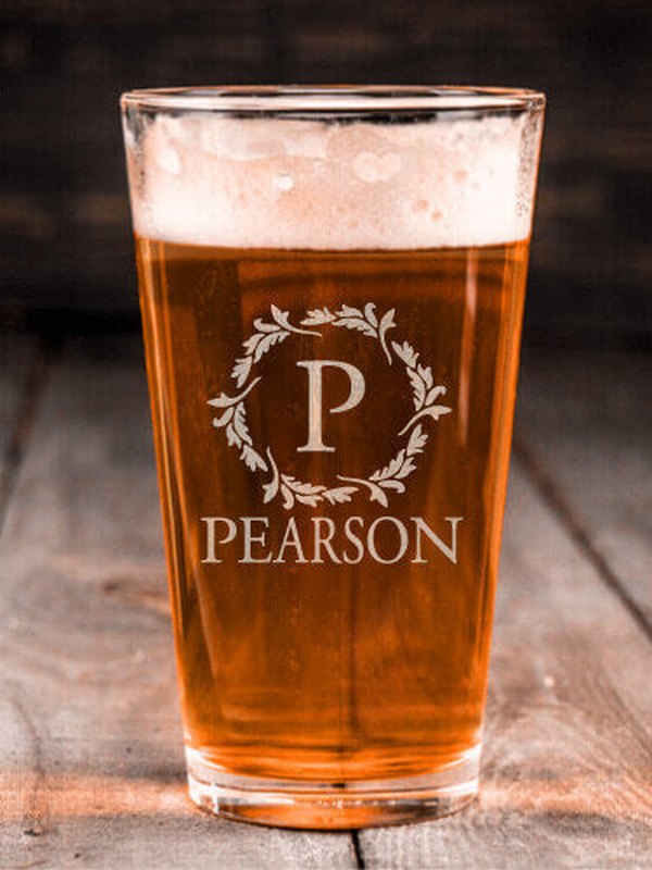Wreath Monogram : Pint Glasses - Engraved